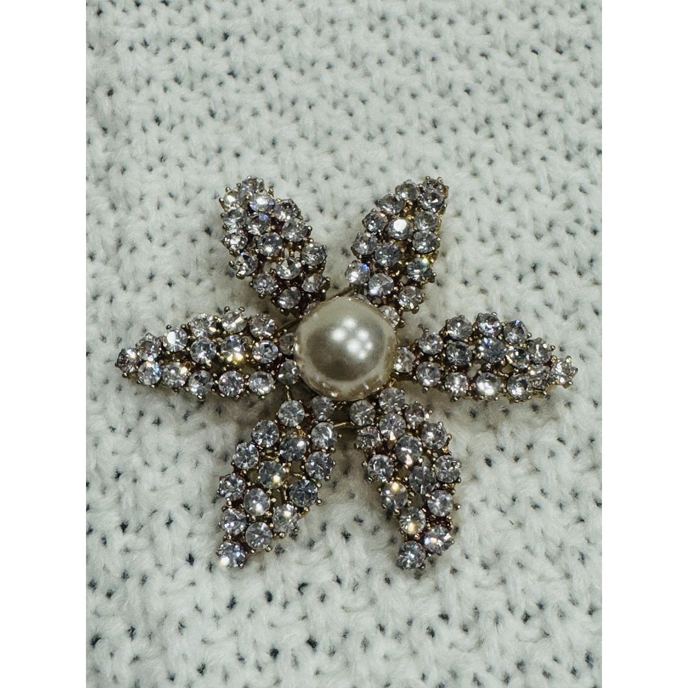 Sung Signed Rhinestone Faux Pearl Star Flower Brooch Pin Gold Tone